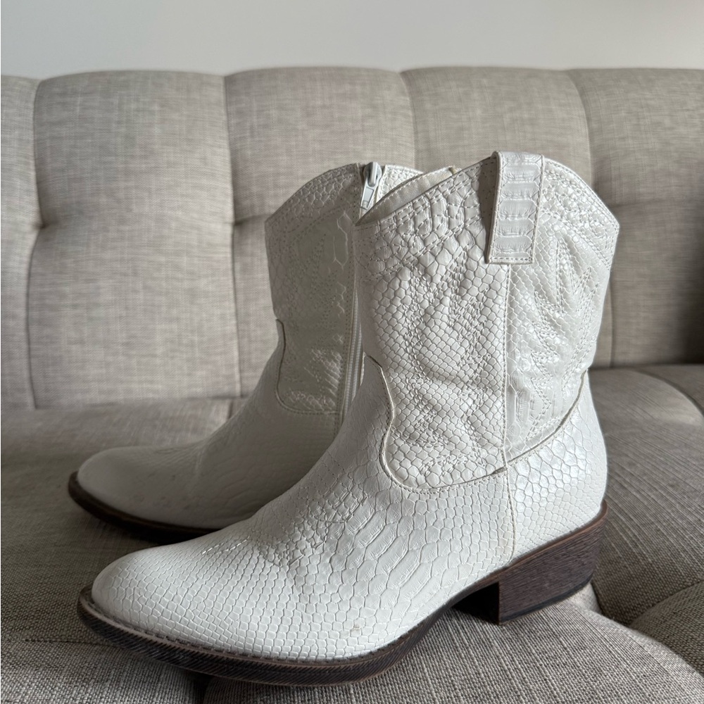 White Textured Cowboy Boots